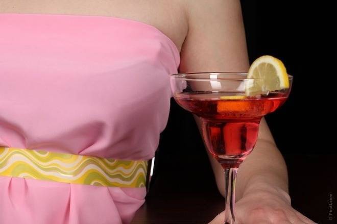 Шампанское при грудном вскармливании: пить или не пить?