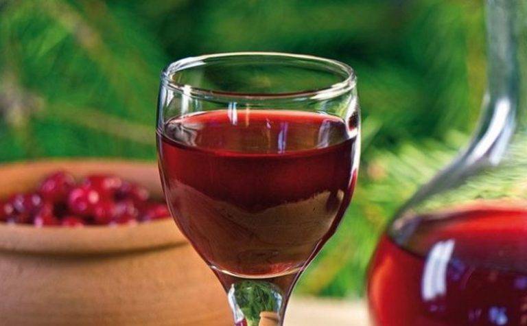 Вино из клюквы в домашних условиях — 3 простых рецепта приготовления