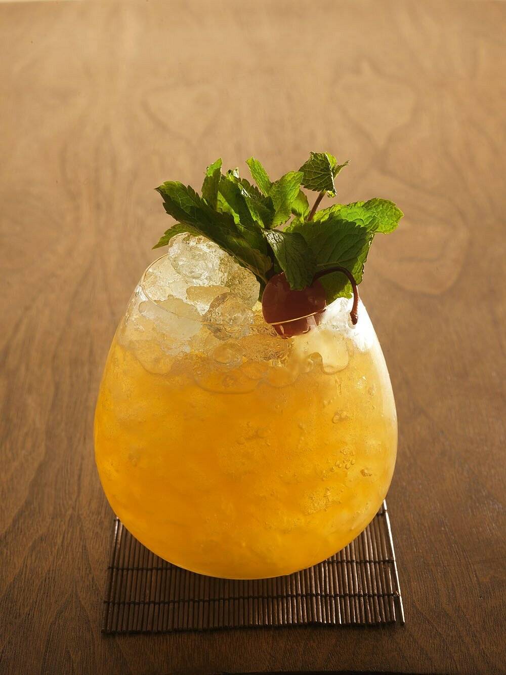 Mai tai коктейль