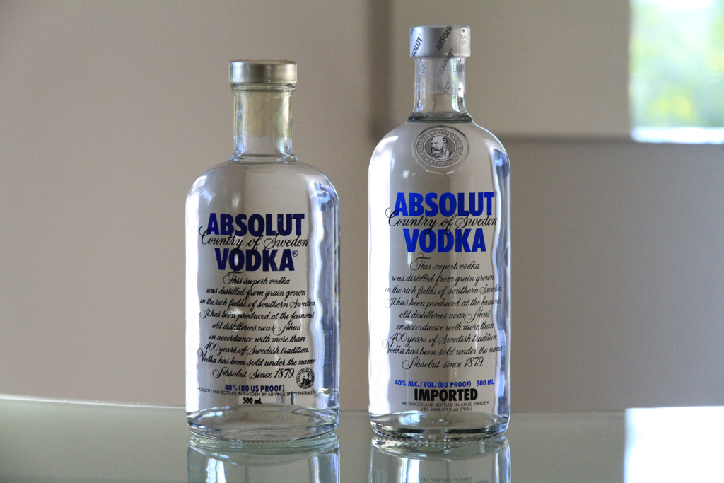 Absolut. Бутылка водки Абсолют. Абсолют водка 100 мл. Водка Абсолют производитель. Водка Абсолют ассортимент.