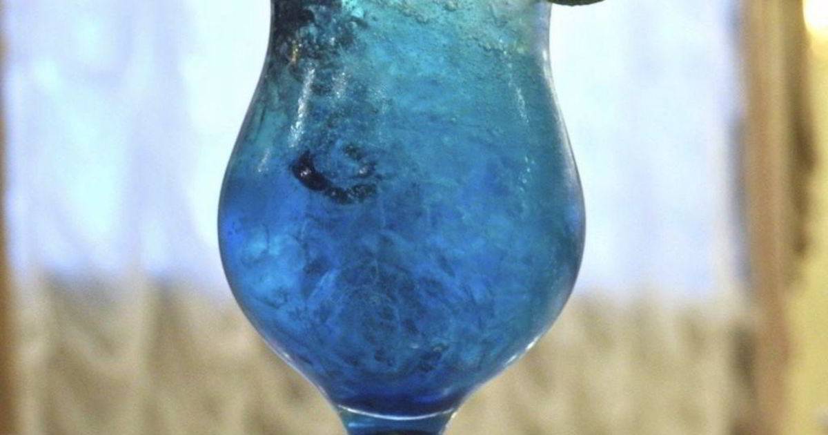 Какой алкоголь синего цвета | wine & water
