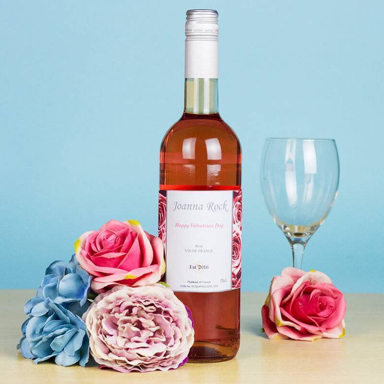 Роз вин. Вино Роуз. Розе вино. Вино из лепестков. Бутылка розового вина.
