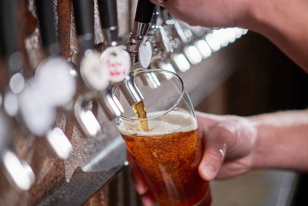 Живое пиво — что это такое и чем отличается от обычного?