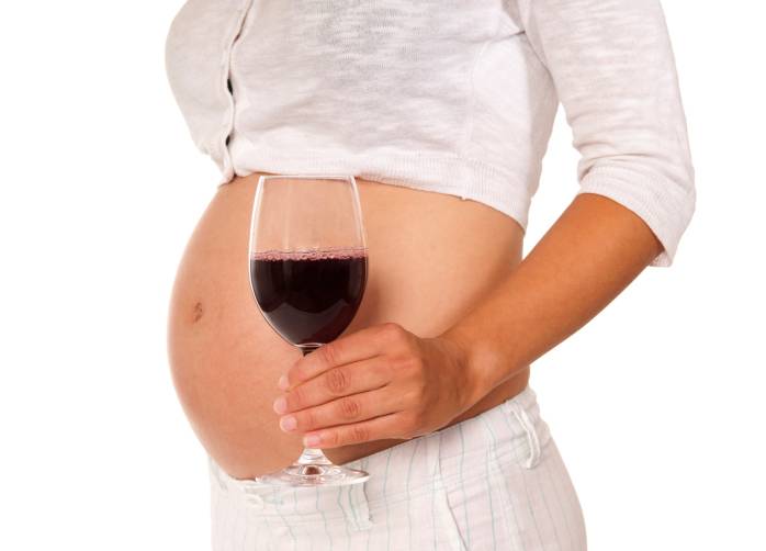 Сколько не пить перед зачатием мужчине и женщине: последствия