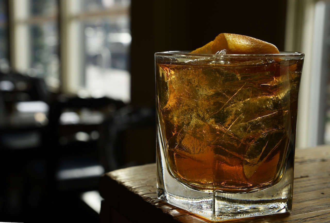 Коктейль old-fashioned (старомодный) — история напитка, секреты приготовления своими руками, как подавать и пить