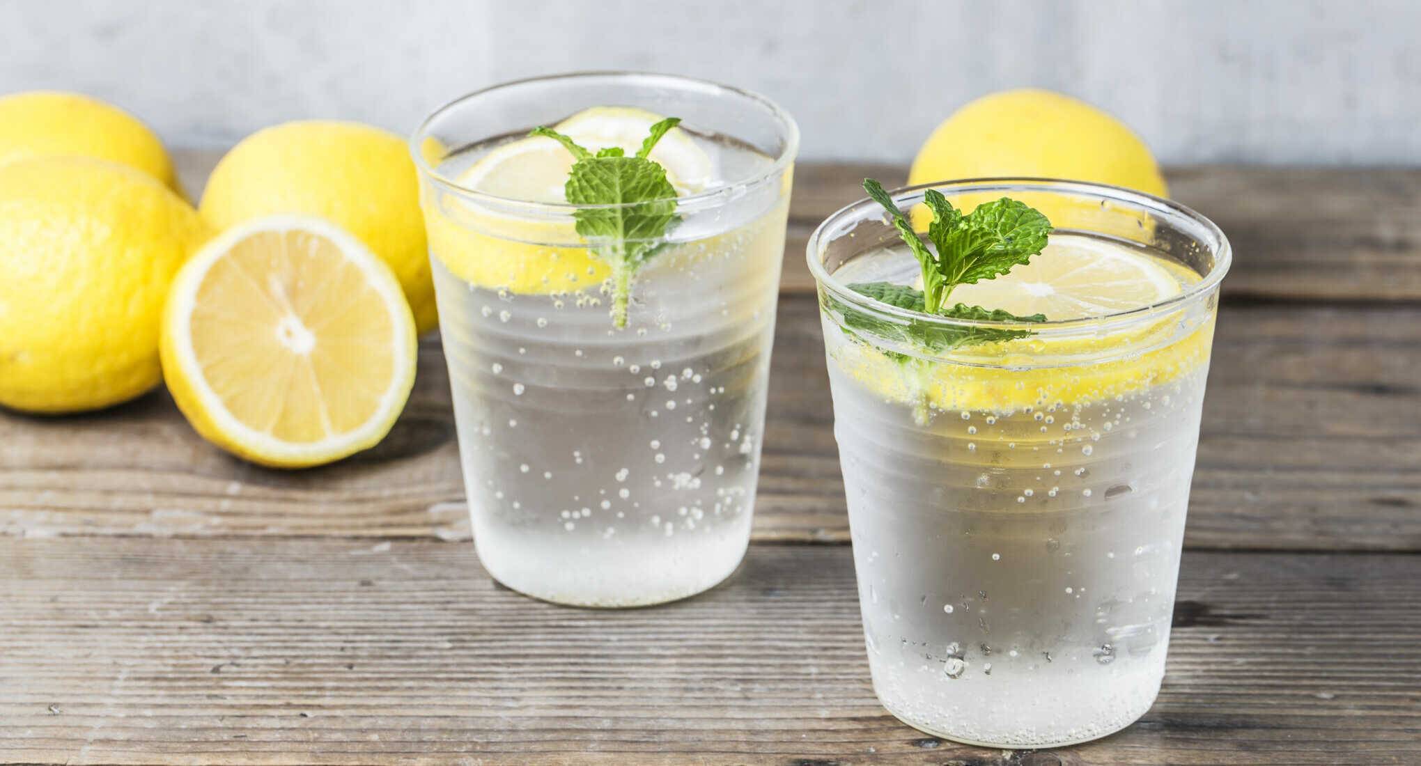 Вода лимон и соль. Лимонад Fresh Lemon. Soda лимонад. Вода с лимоном.