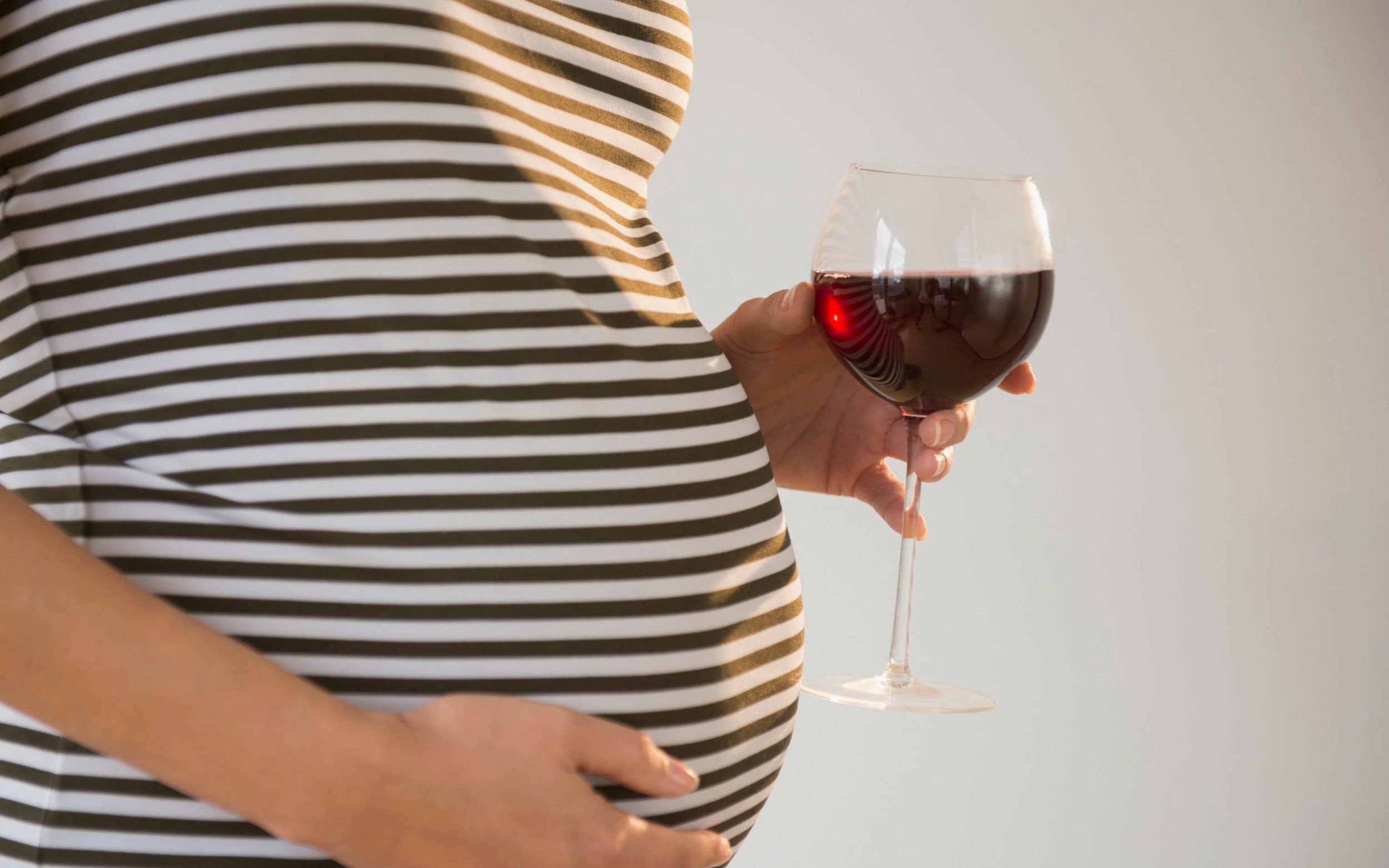 Можно ли вино при беременности