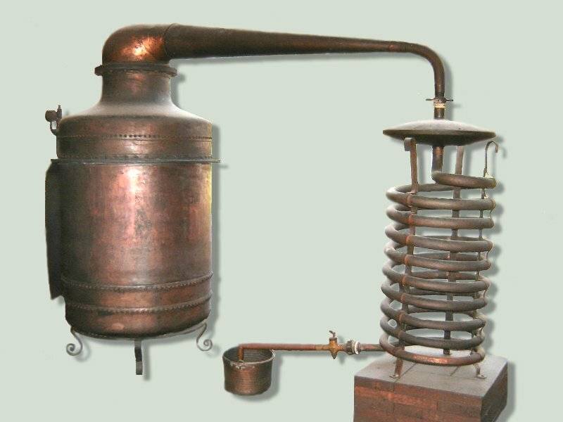 Аламбик – древнейший самогонный аппарат из меди