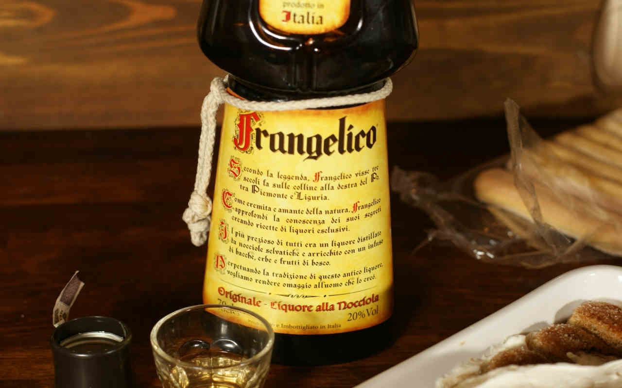 Франжелико. Frangelico ликер. Франжелико ликер Лесной орех. Ореховый ликер.