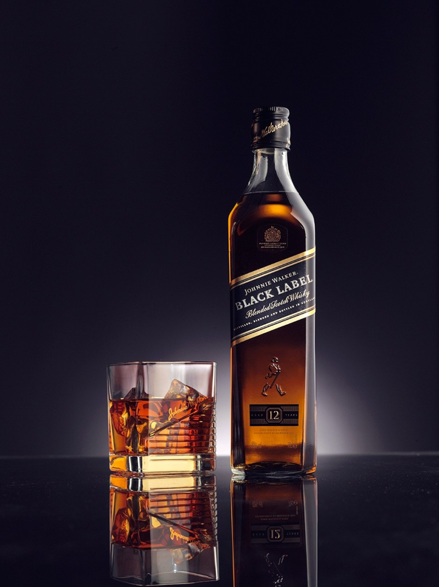 Черный лейбл. Джонни Уокер Блэк лейбл. Виски Johnnie Walker Black. Виски Джони Волкер блек лейбл. Виски Джонни Уокер Black Label.