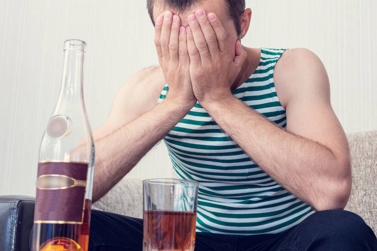 Почему болят зубы от алкоголя