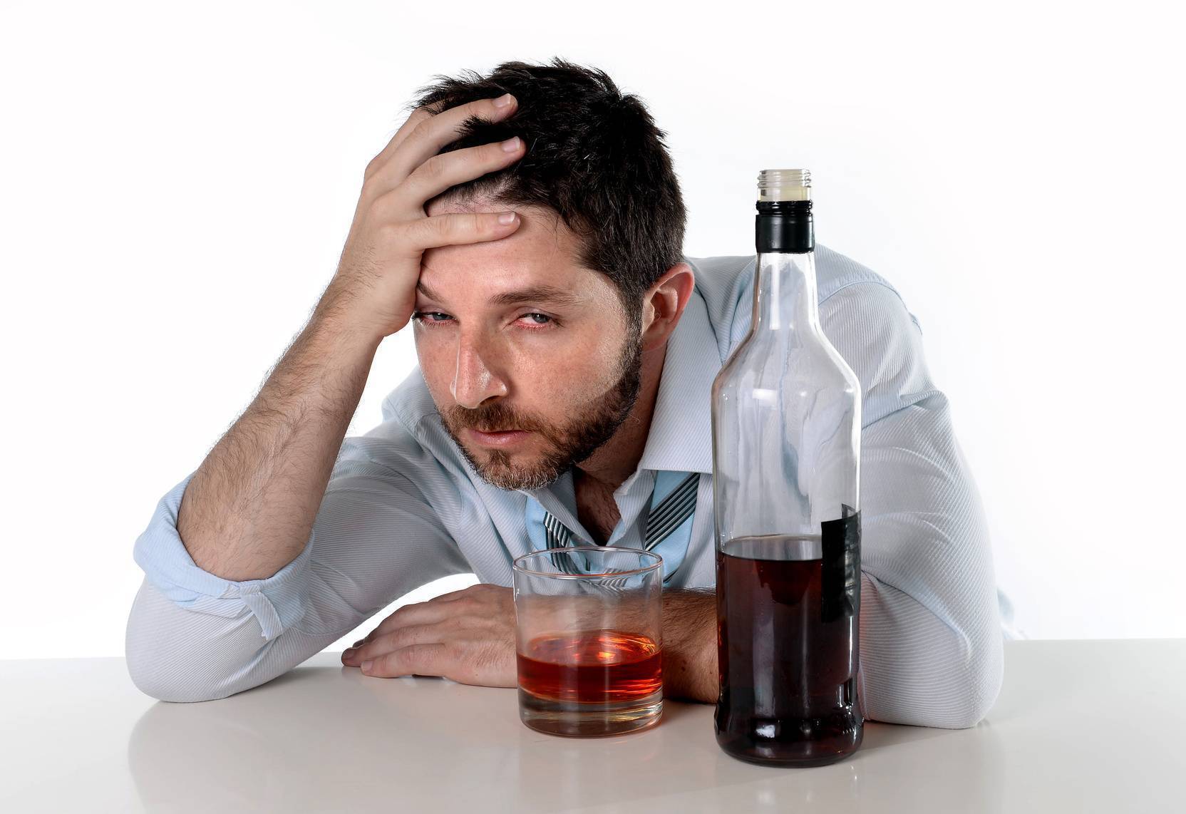 Потливость после алкоголя: основные причины и методы лечения