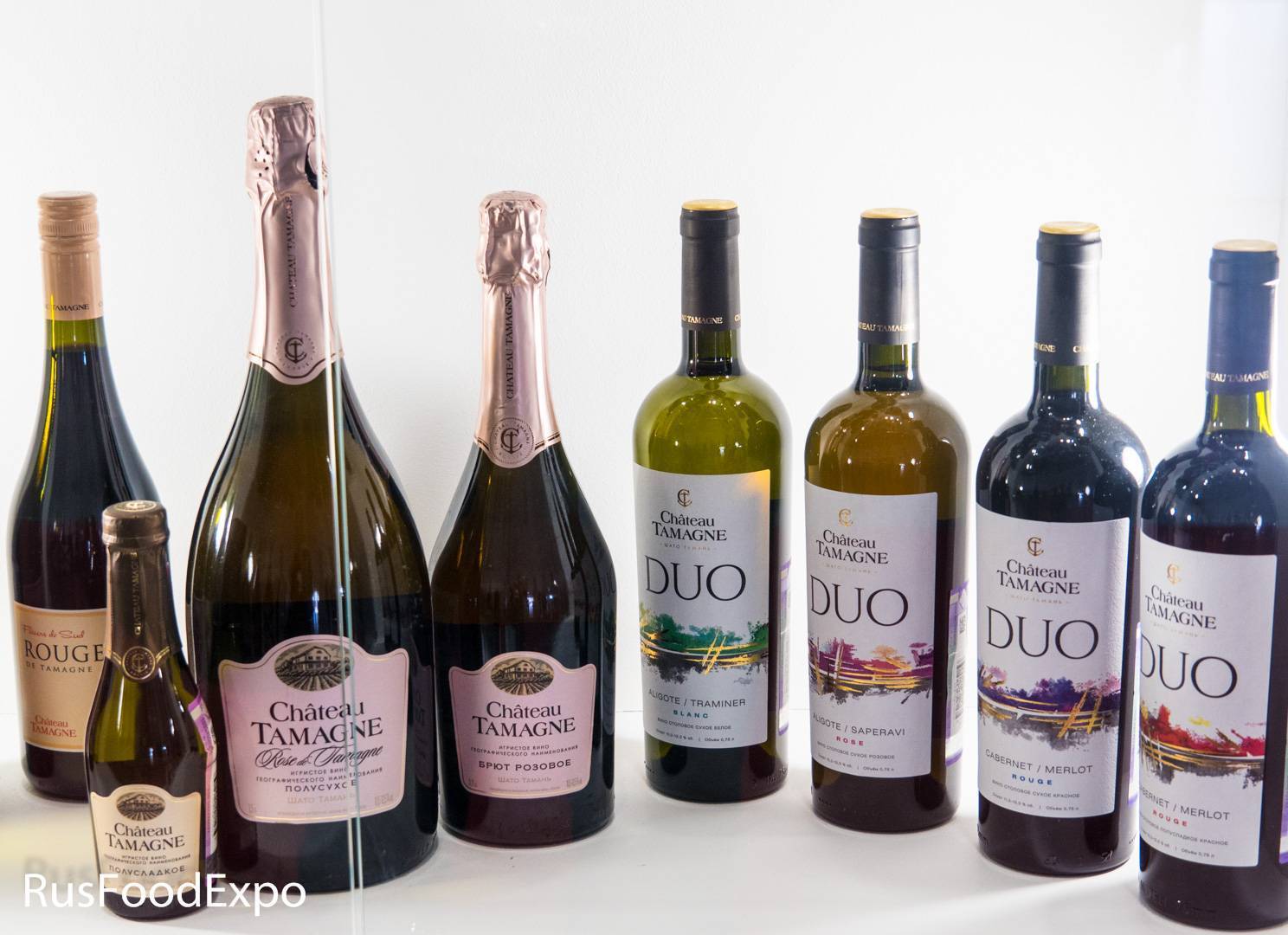 Кубань-вино, «вина тамани» саперави полусладкое, 0.7 л — kuban-vino, «vina tamani» saperavi semi-sweet, 700 мл