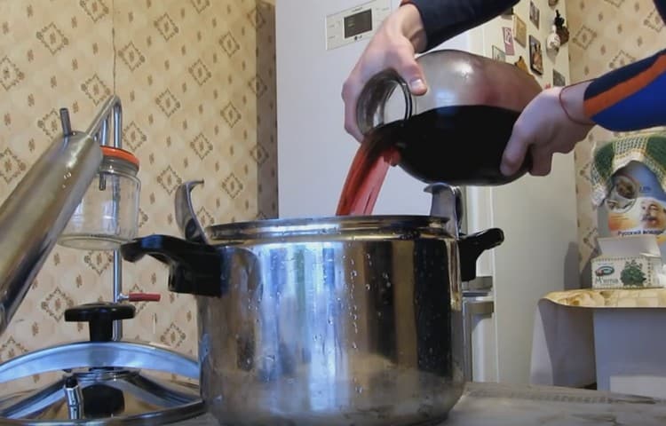 Чача из жмыха винограда: как сделать в домашних условиях из мезги после приготовления вина, что использовать, как правильно поставить и перегнать брагу и рецепт