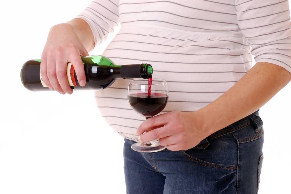 Безалкогольное вино при беременности - можно или нет?