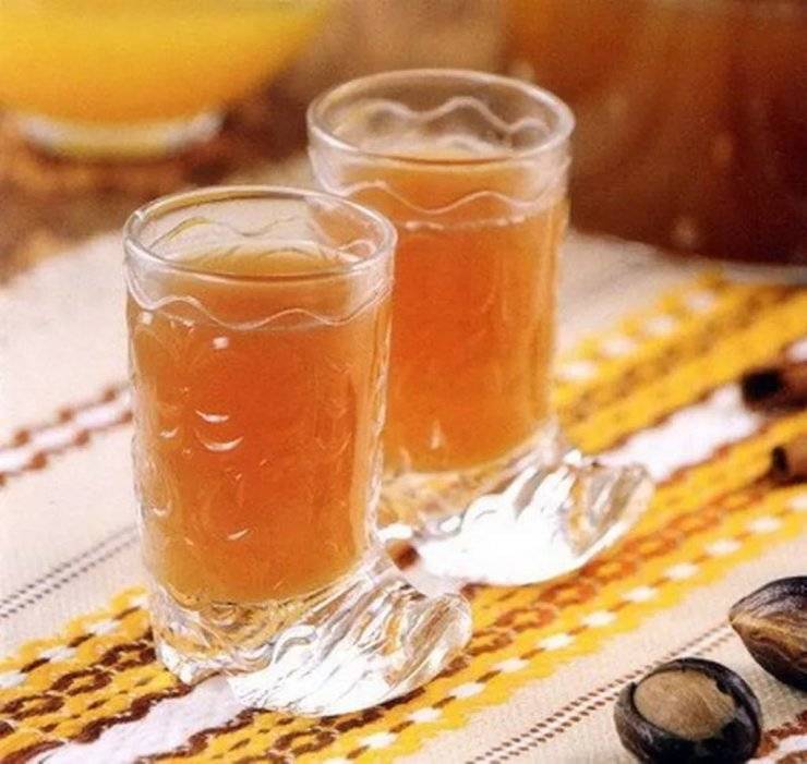 Национальный напиток крамбамбуля в белоруссии