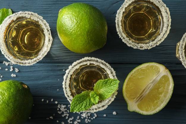 Как правильно пить текилу: лучшие способы с солью и лимоном