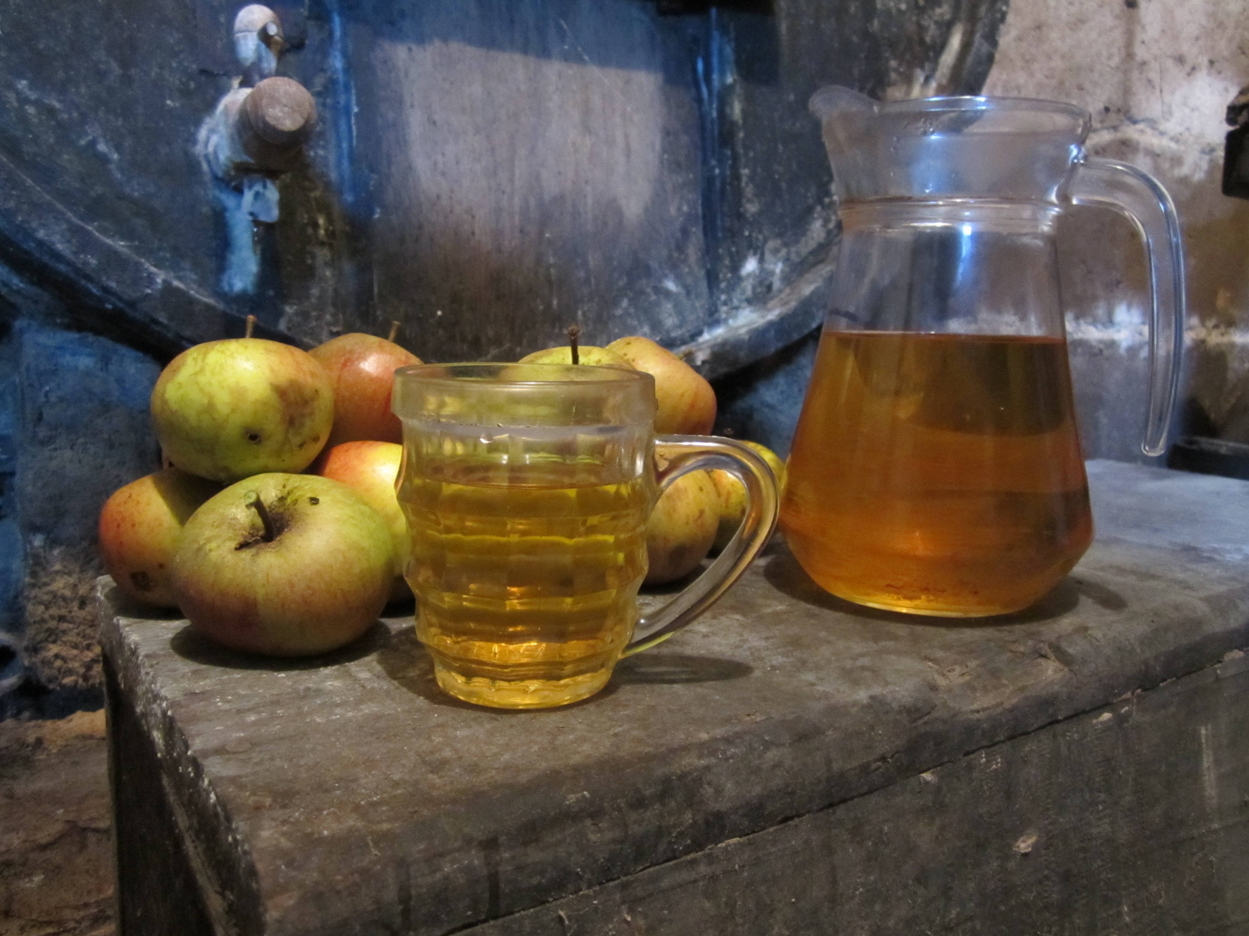 Кальвадос – бренди из яблок в традиции нормандских винокуров