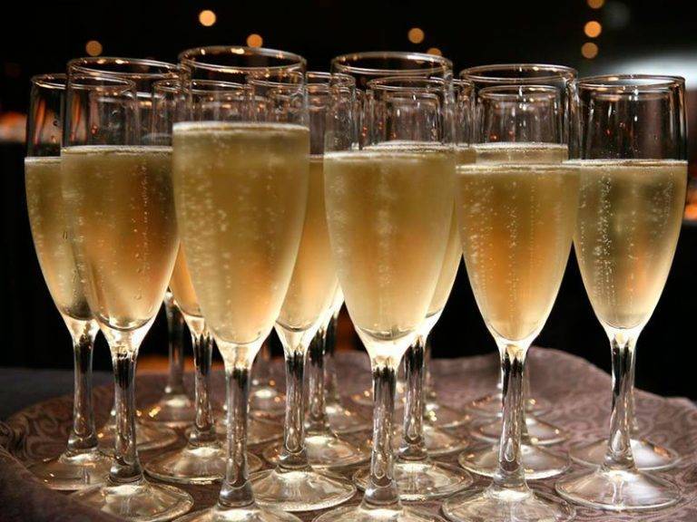 Шампанское — польза и вред для здоровья