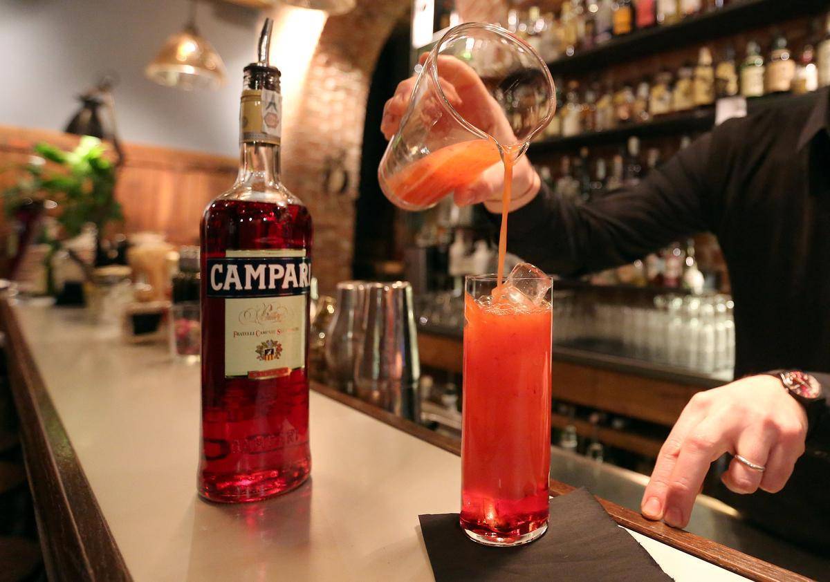 Кампари (campari): узнаем, что это за итальянский ликер, из чего его делают и как правильно пить популярный биттер | mosspravki.ru