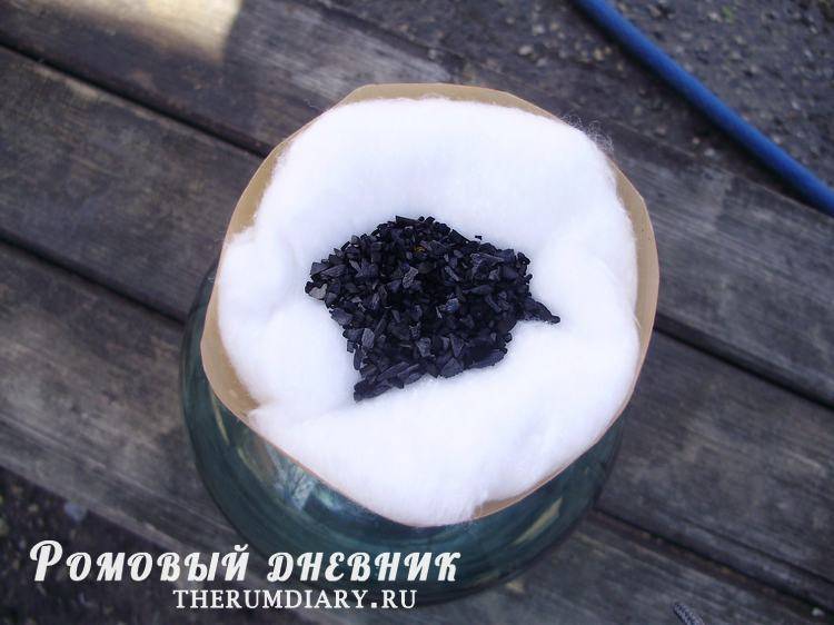 Очистка самогона кокосовым углем в домашних условиях: рецепт и пропорции