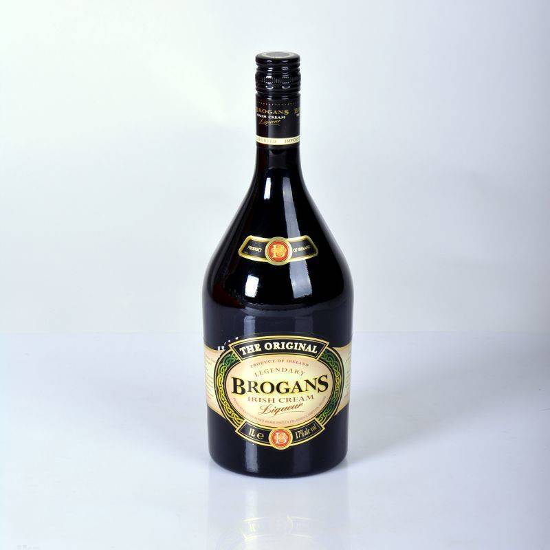 Irish liqueur. Ликер ирландский Броганс. Айриш Крим ликер Brogans. Сливочный ликер Irish Cream. Ликер Броганс Айриш Крим 0.7л.