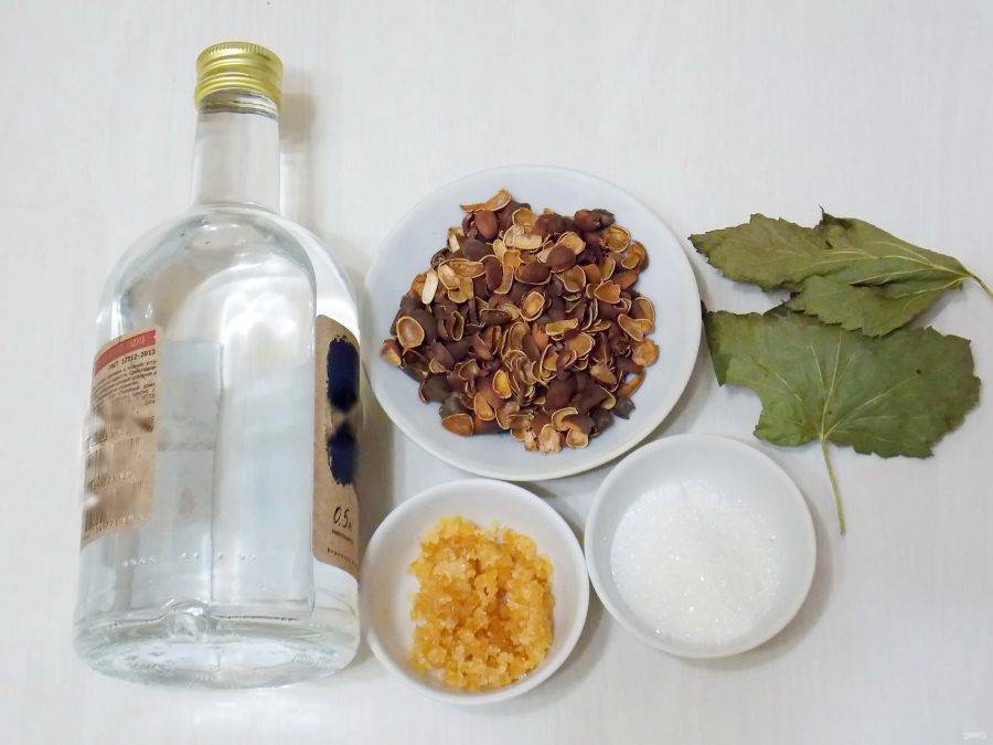 Самогон на кедровых орешках: рецепт на 3 литра, как настоять, лечебные свойства, спиртовая настойка