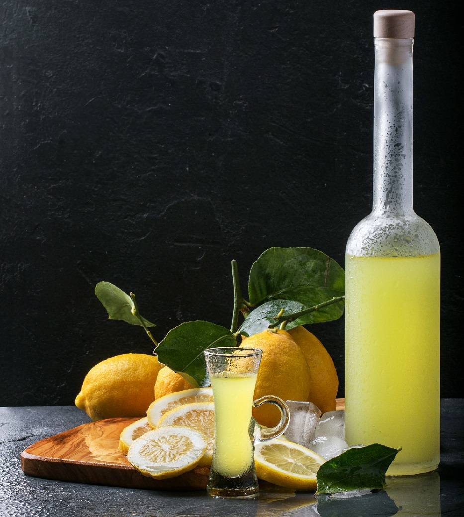 Итальянский лимонный ликер "лимончелло" – кулинарный рецепт