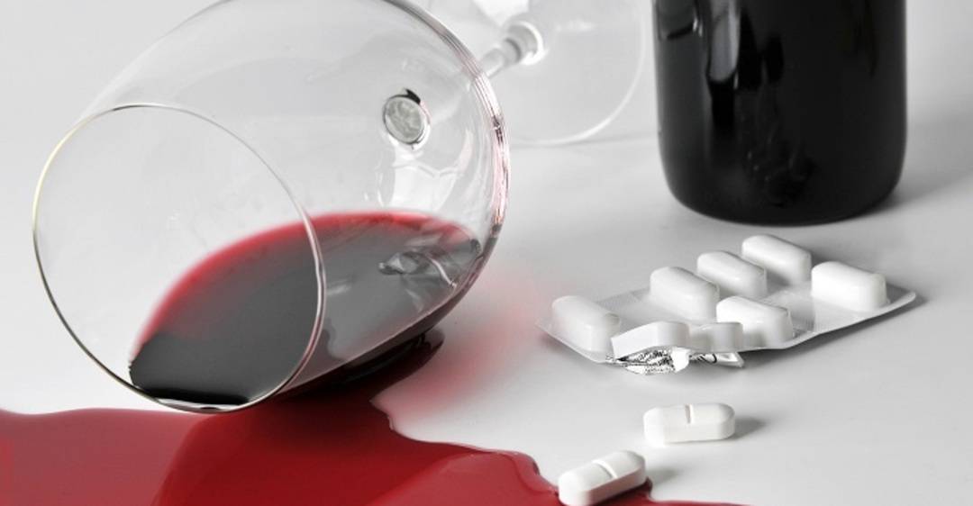 Почему нельзя пить алкоголь с антибиотиками - совместимость и последствия приема