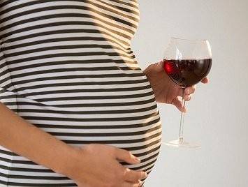 Пригубить бокальчик. домашнее красное вино при беременности
