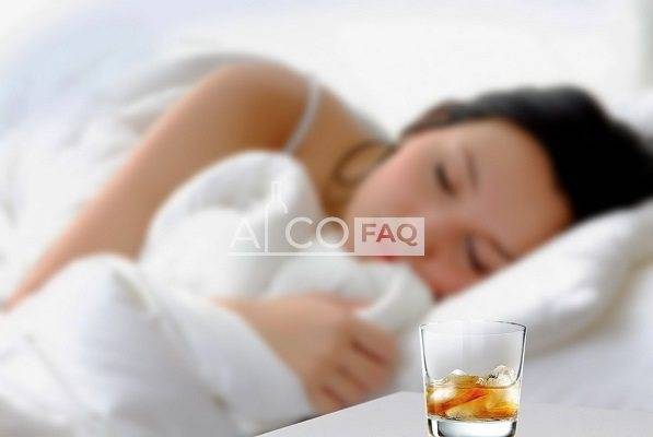 Алкоголь помогает уснуть — и еще пять опасных мифов о сне
