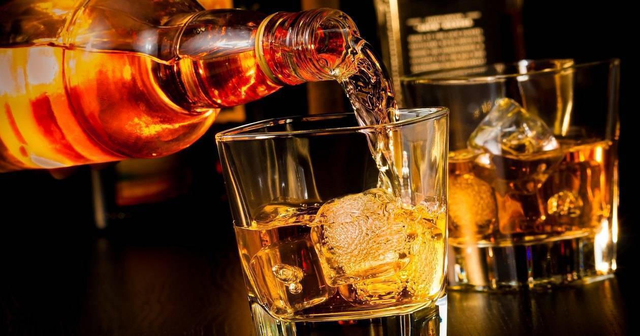 Ром или виски: понятие, общие черты и отличия напитков