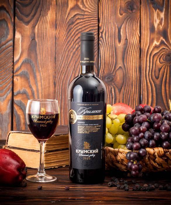 Красное полусухое вино. Крымское Мерло сухое вино. Крымское вино Мерло Merlot сухое. Вино Мерло красное сухое Крымское. Крымские вина Merlot красное сухое.