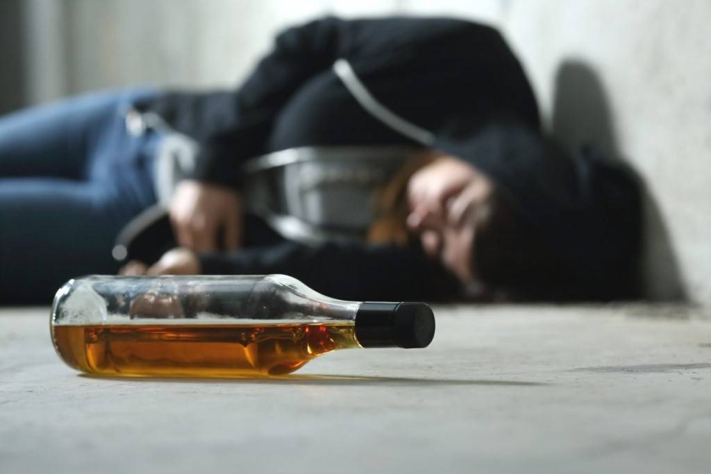 Как снять алкогольную интоксикацию: эффективные методы лечения в домашних условиях