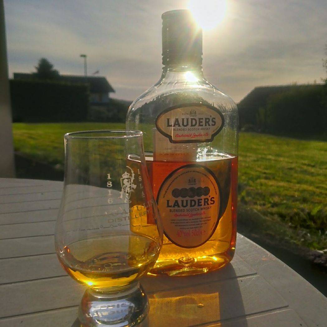 Виски lauders — настоящее шотландское качество.