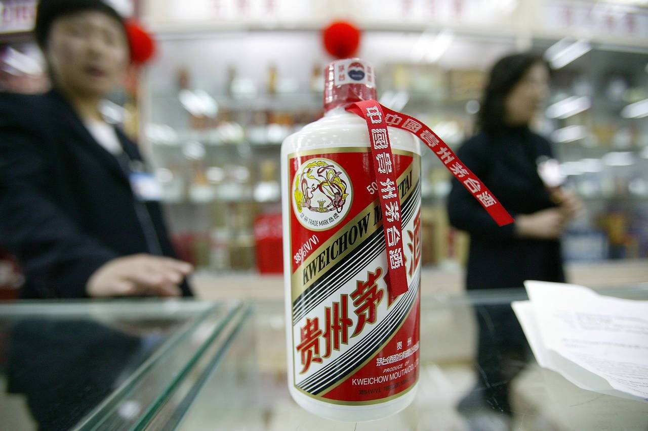 Китайская водка стала самым дорогим алкогольным брендом в мире (bom100)