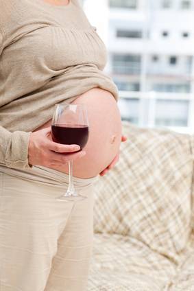 Можно ли вино беременным, каковы допустимые дозы алкоголя