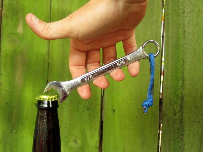 Неожиданно, но бутылку пива можно открыть огурцом: необычные способы снять заветную крышку