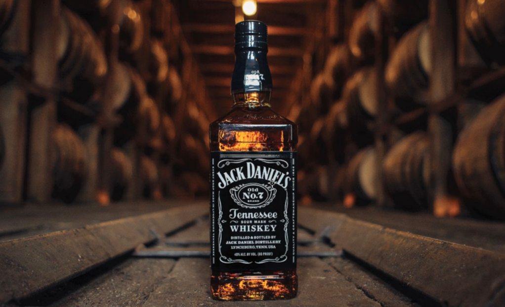 Jack daniel's фото. Виски Джек Дэниэлс. Американские виски Джек Дэниэлс. Напиток Джек Дэниэлс. Виски Джек Дэниэлс односолодовый.