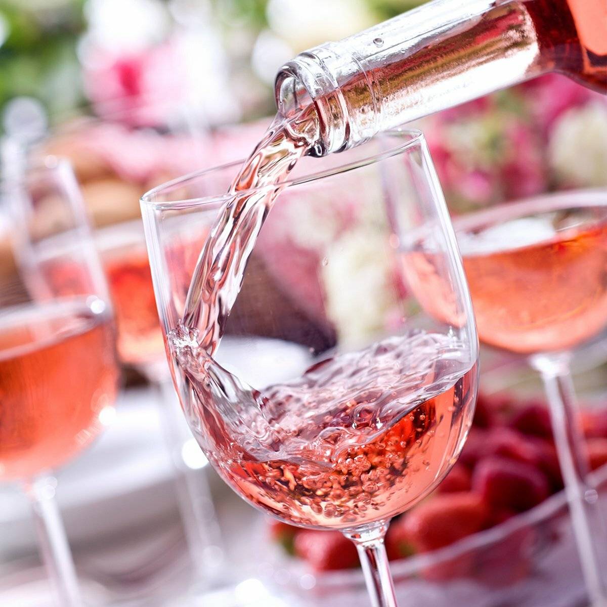 Топ-18 коктейлей с вином красным, белым, розовым и игристым